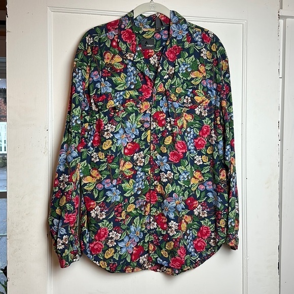 Liz wear button down pajamas top/ casual shirt . Fruit and floral - Picture 1 of 9